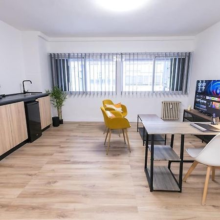Estudio-Oficina Moderno, Centro De เฮน ภายนอก รูปภาพ