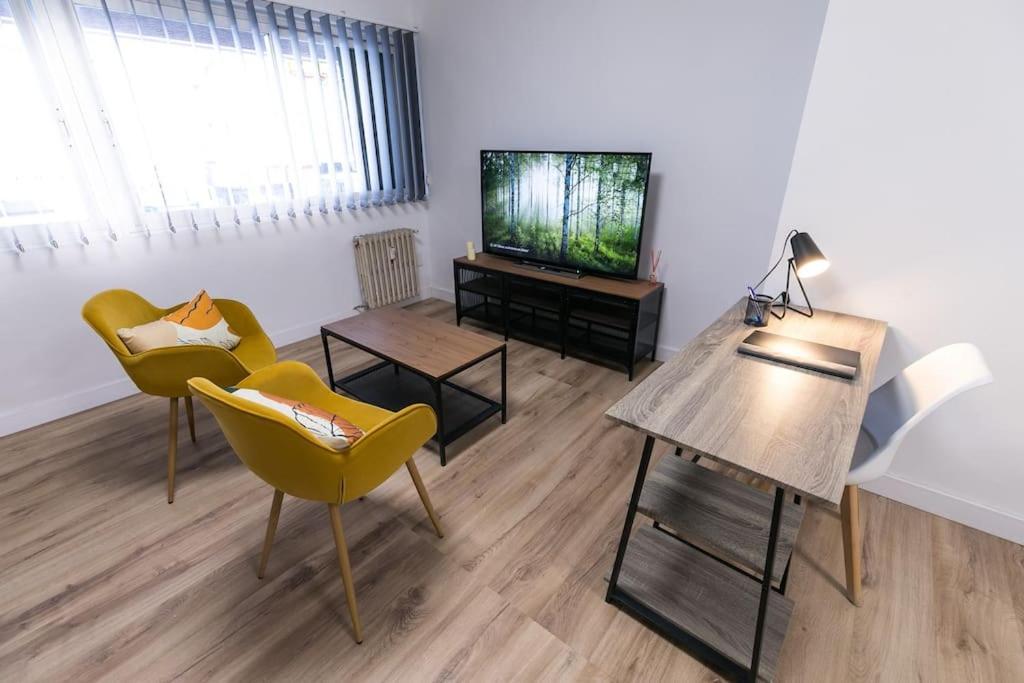 Estudio-Oficina Moderno, Centro De เฮน ภายนอก รูปภาพ
