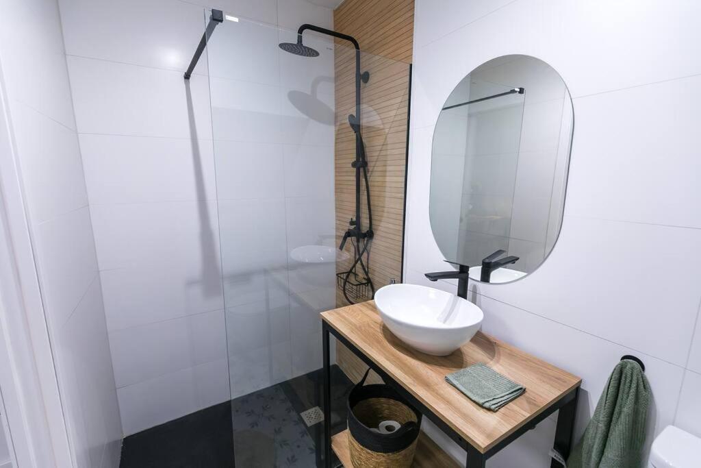 Estudio-Oficina Moderno, Centro De เฮน ภายนอก รูปภาพ